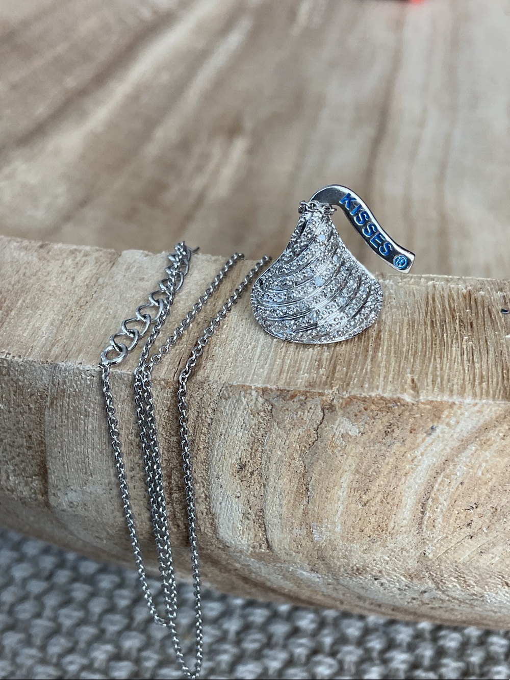 Kisses Necklace